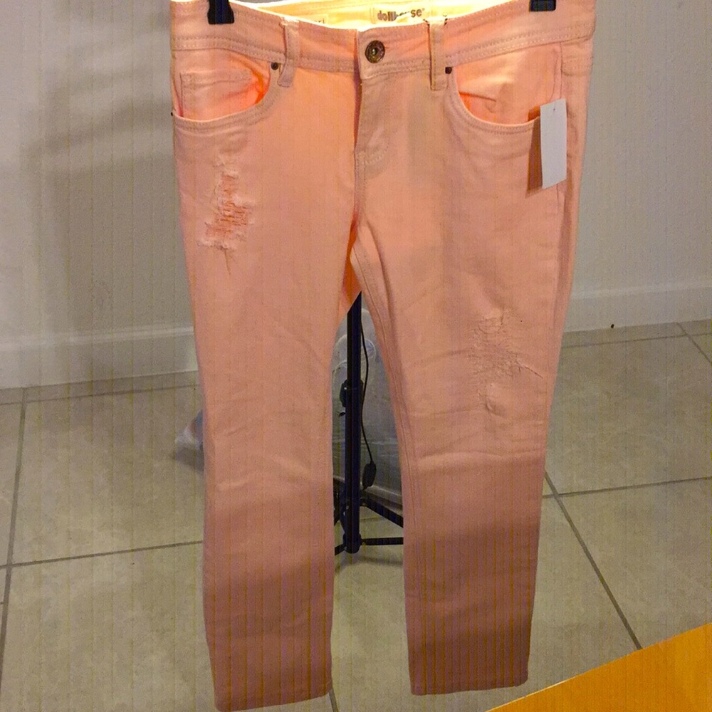 Brand new, brand dollhouse, haven’t been used